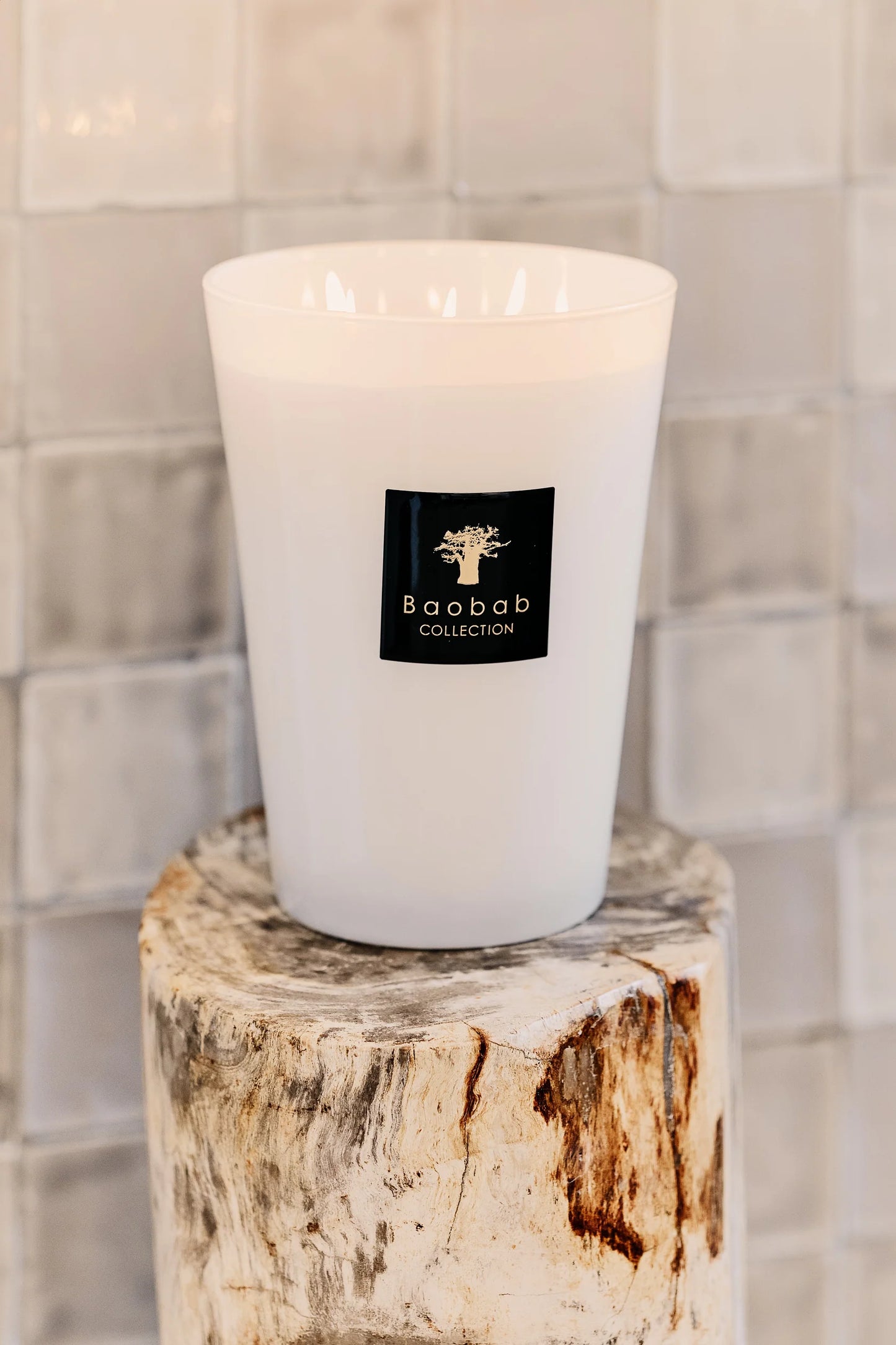 Les Prestigieuses Pierre De Lune Candle